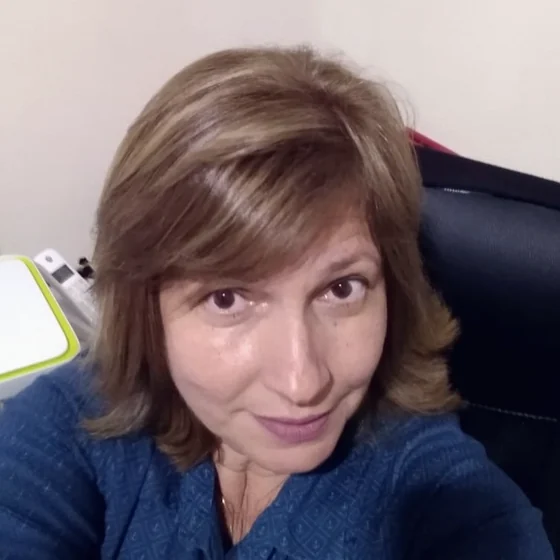 Retrato de Maria de Lourdes, advogada da Cruz Advocacia e Associados.