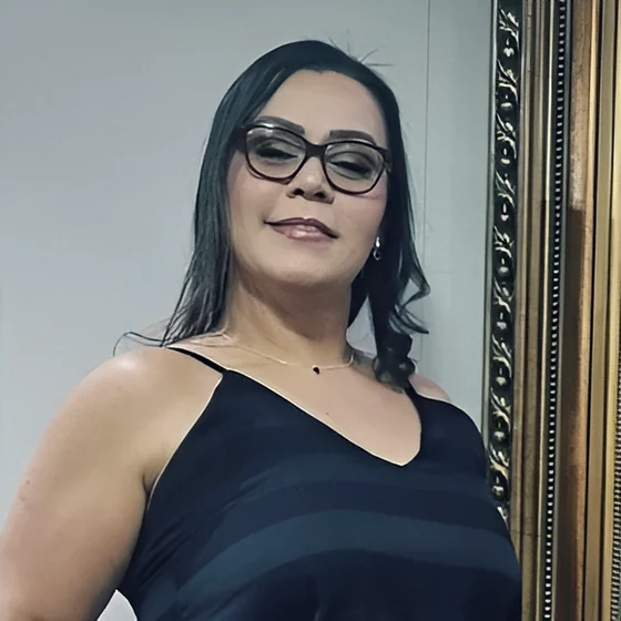 Retrato de Rita Deveza, advogada da Cruz Advocacia e Associados.